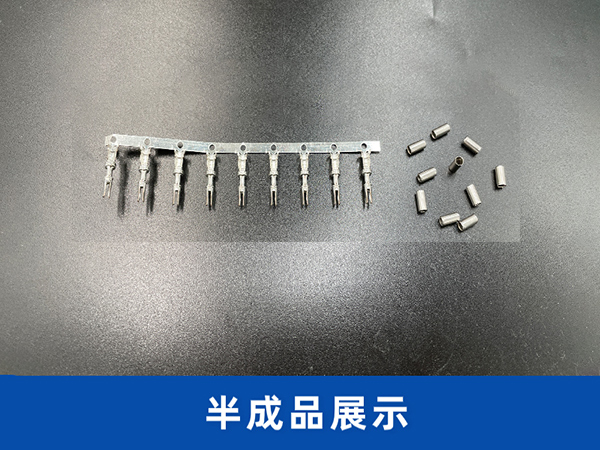 端子組裝機